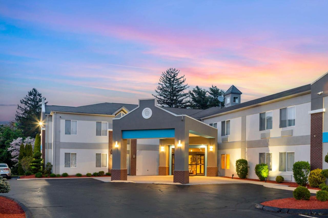 Best Western Plus New England Inn & Suites Berlin Kültér fotó