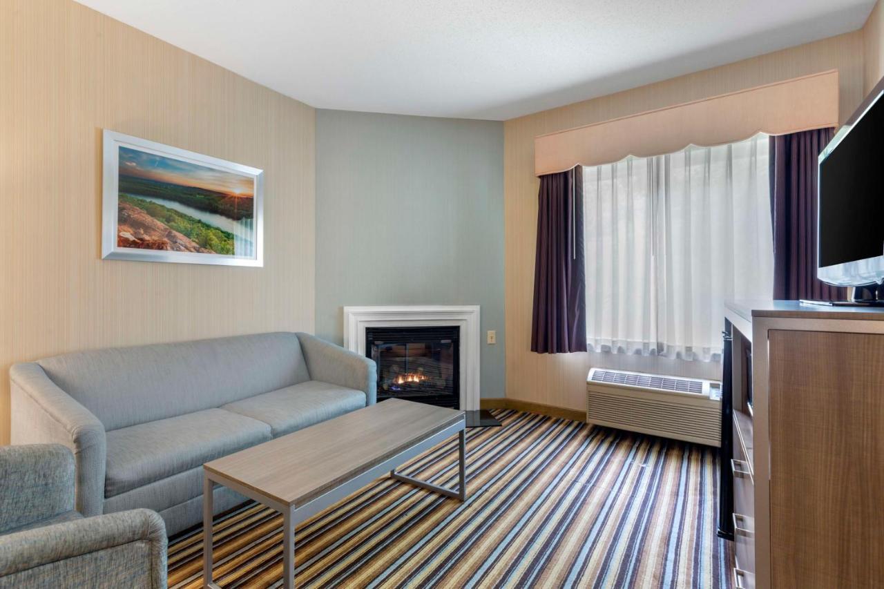 Best Western Plus New England Inn & Suites Berlin Kültér fotó