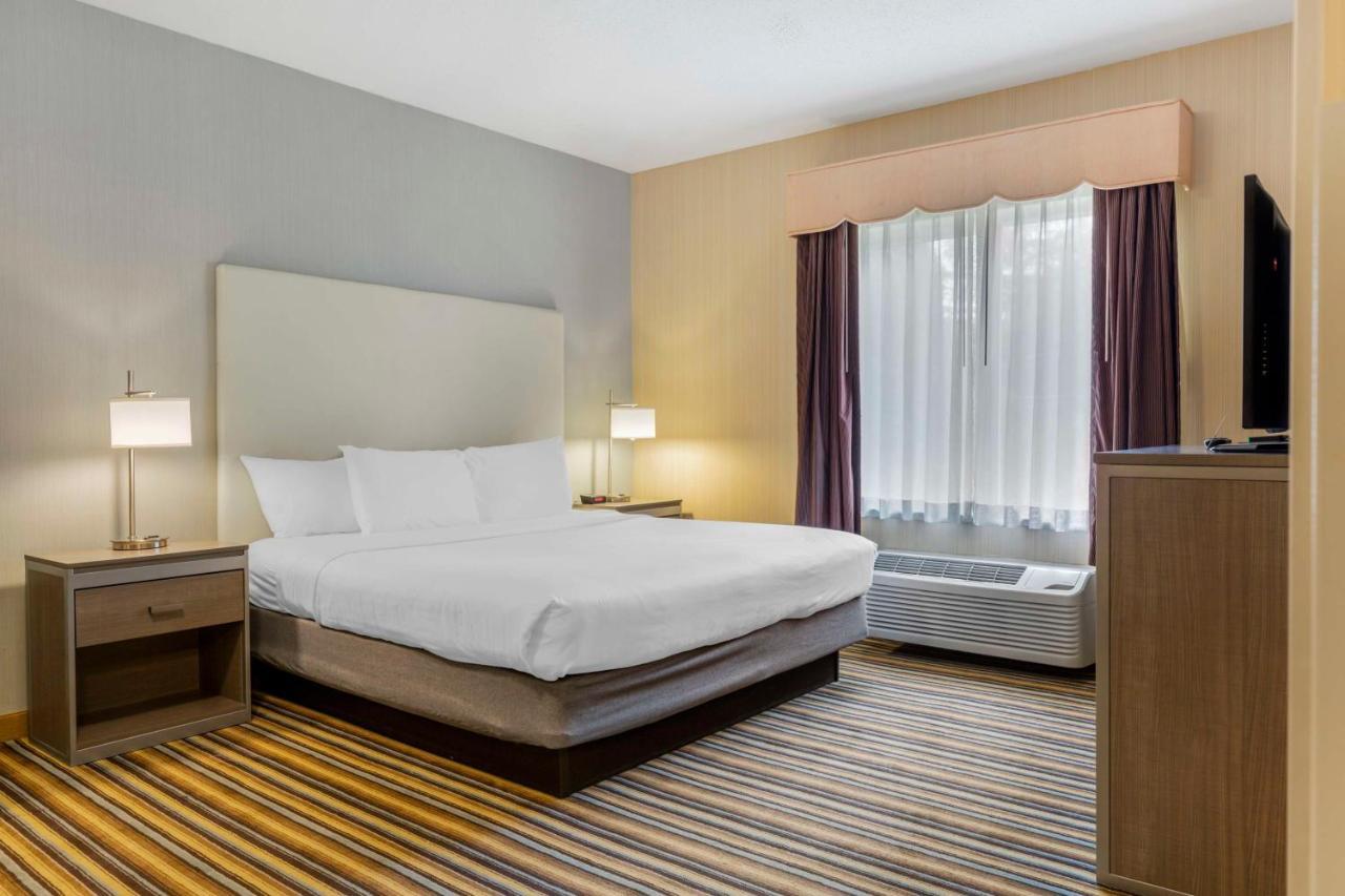 Best Western Plus New England Inn & Suites Berlin Kültér fotó